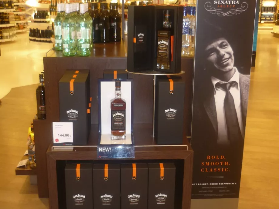 Magyarországra jött a limitált szériás Frank Sinatra whiskey
