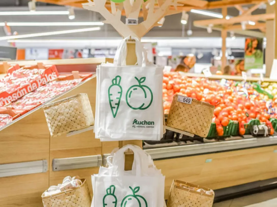Mától eltűnik a műanyagzacskó az Auchanban