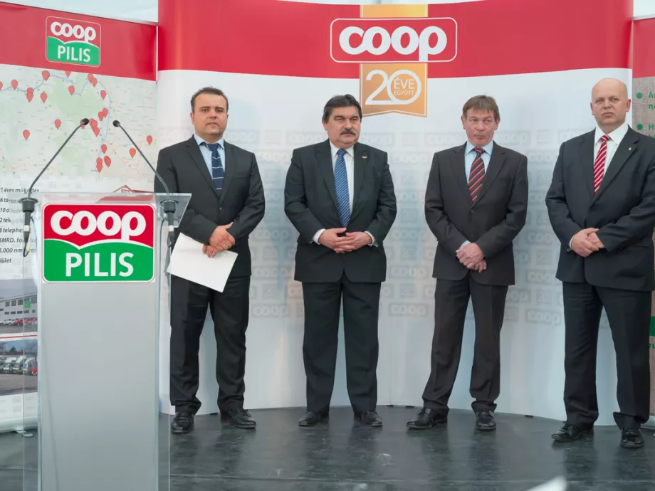Exkluzív COOP Szuper boltot avattak Tahitótfalun