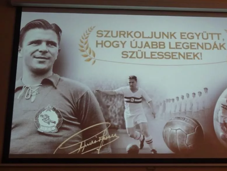 A tokaji aszú és a Puskás Öcsi képével díszített gyomorkeserű