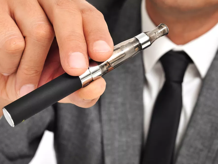 Az elektromos cigaretta használata segíti a dohányosokat a leszokásban