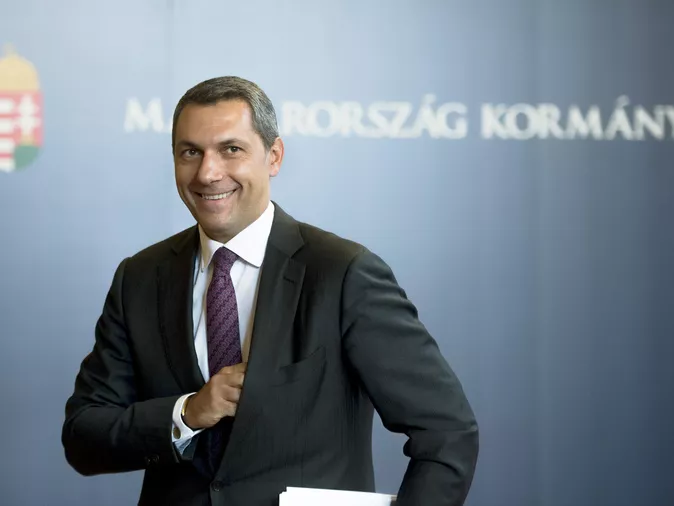 Újabb törvénytervezet béníthatja a közterületi reklámpiacot
