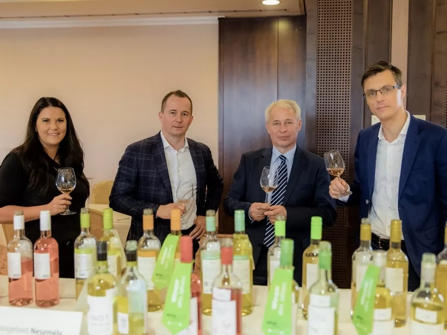 Expanzióban a Lidl: óriásit bővült a borexport