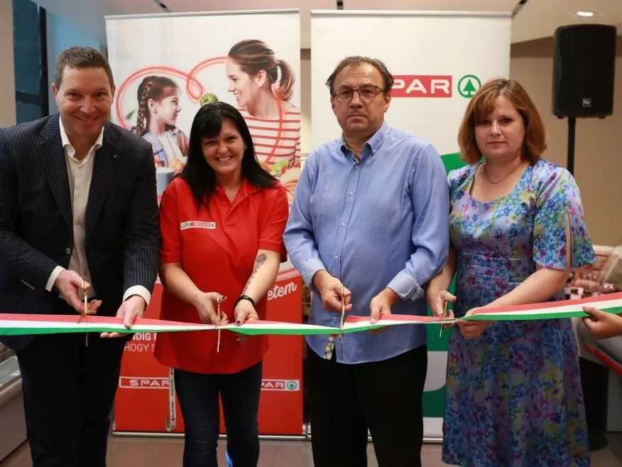 Újranyitott 3 üzletet a SPAR