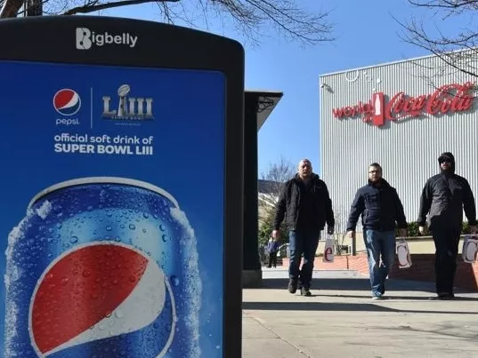 A Pepsi kajánul köszön be a Coca-Colának