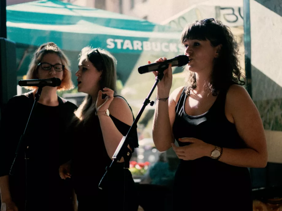 Kis délutáni zene a Starbucksban