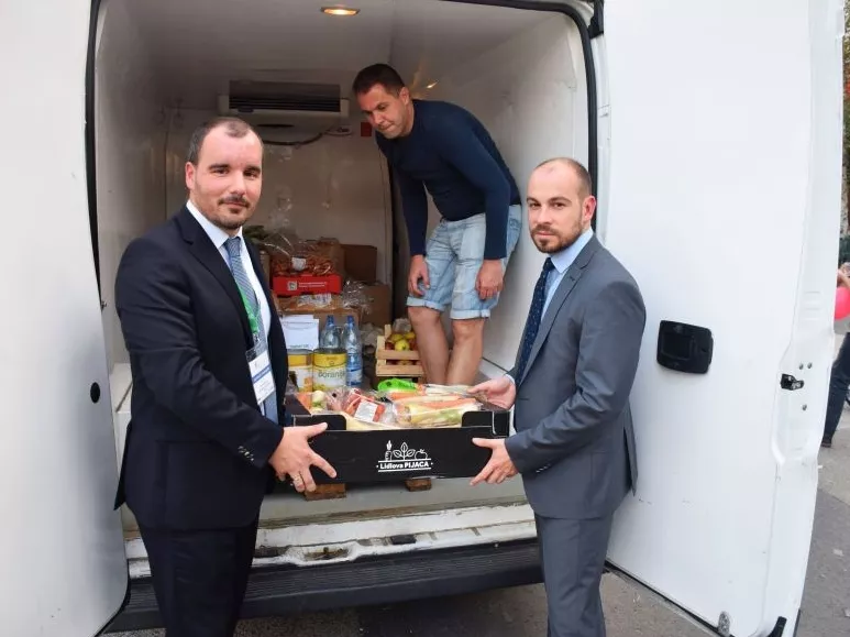 446 kg élelmiszer jótékony célra
