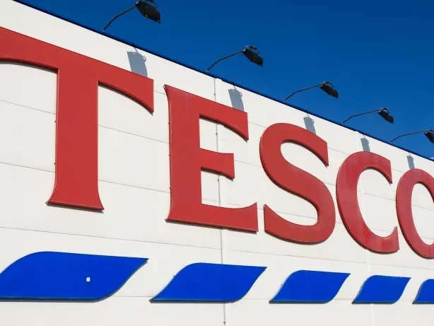 Adománygyűjtés a Tesco áruházaiban