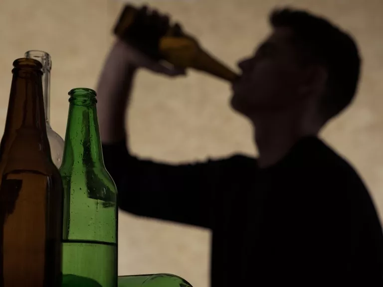 Túl sok szeszt isznak a magyar fiatalok