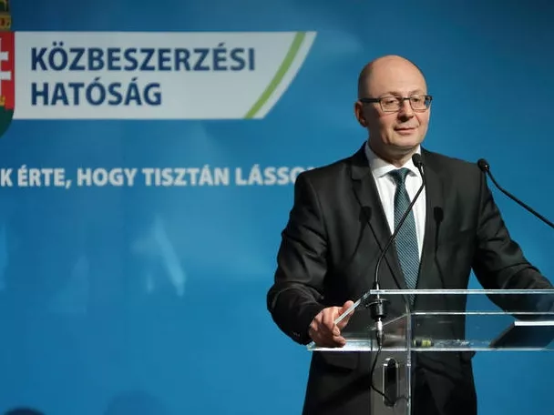 Rigó Csaba Balázs veszi át a GVH vezetését