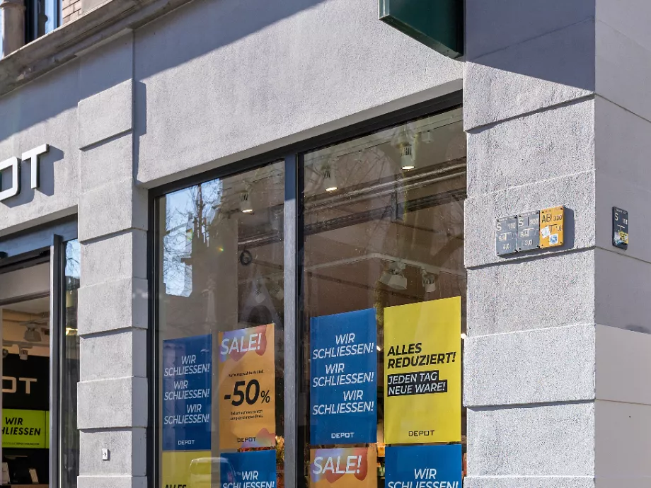 Újabb leépítés a német kiskereskedelemben: 66 üzletet zár be a Depot