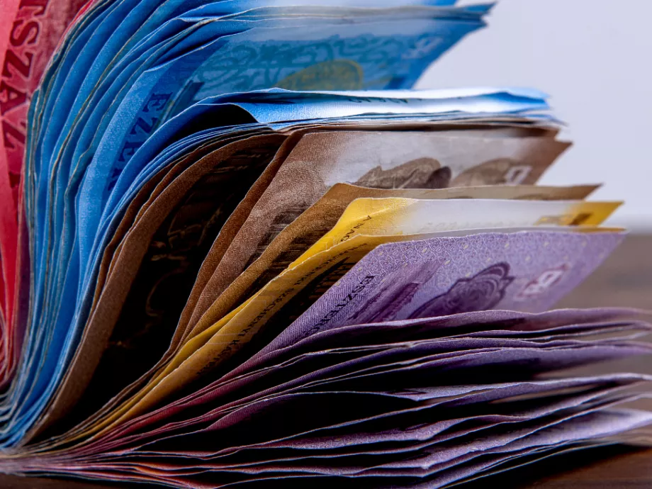 Az élmezőnyben erősödött a forint az első félévben