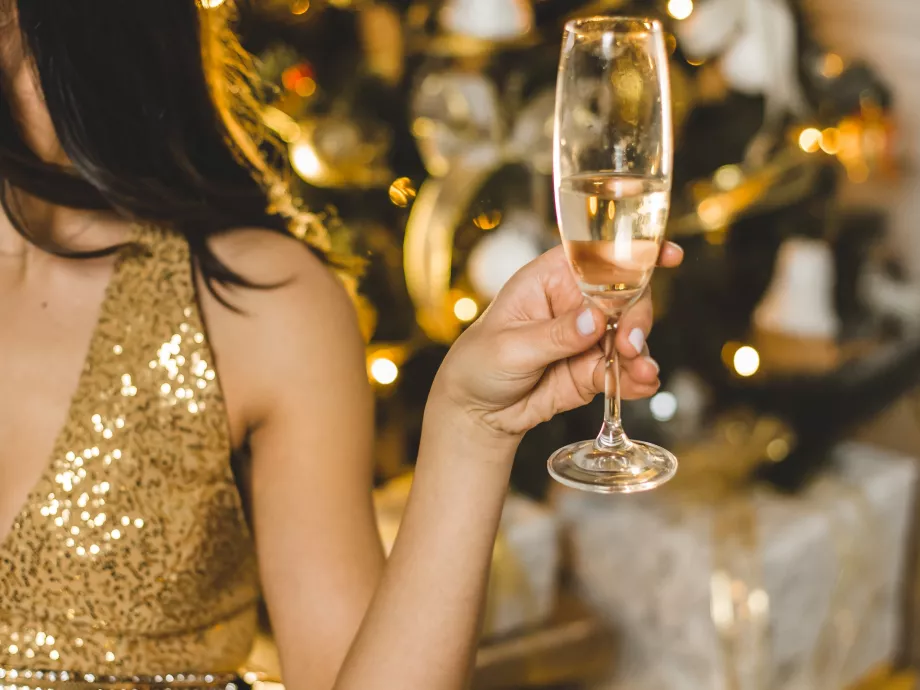 Szilveszteri pezsgés: Hírességek vallomásai a champagne-ról
