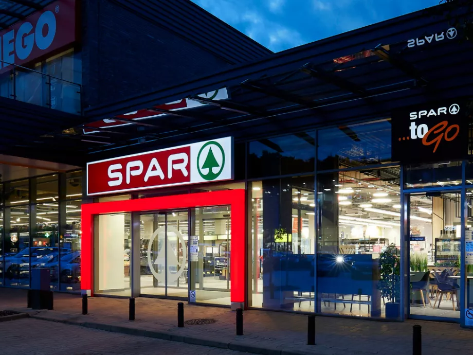 Közel másfél milliárd forintból újult meg a Hűvösvölgyi úti SPAR