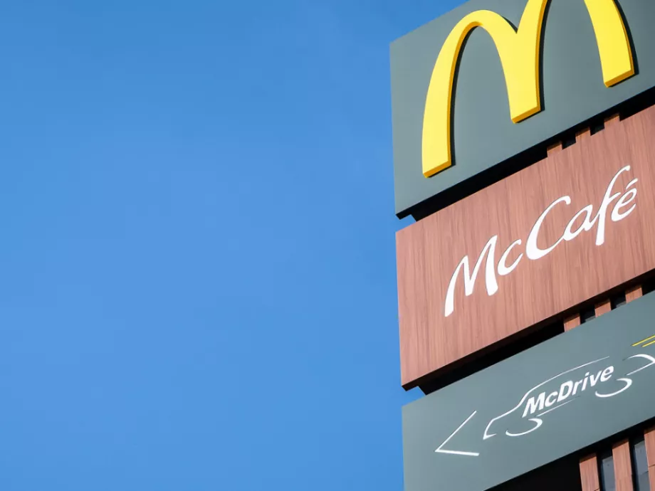 Elektromos-töltőkkel bővül a hazai McDonald’s hálózata