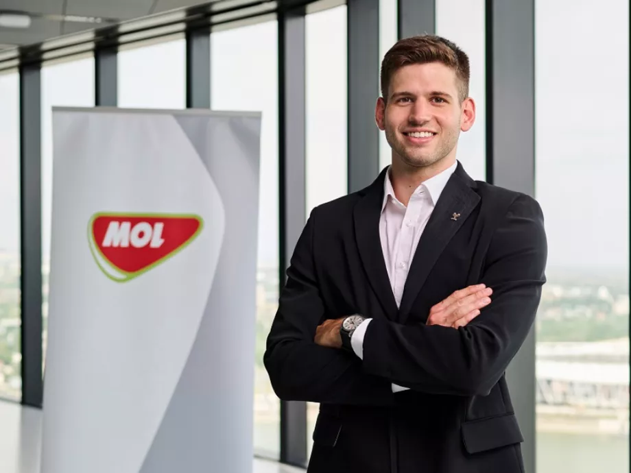 Párbajtőrvívóval erősített a MOL