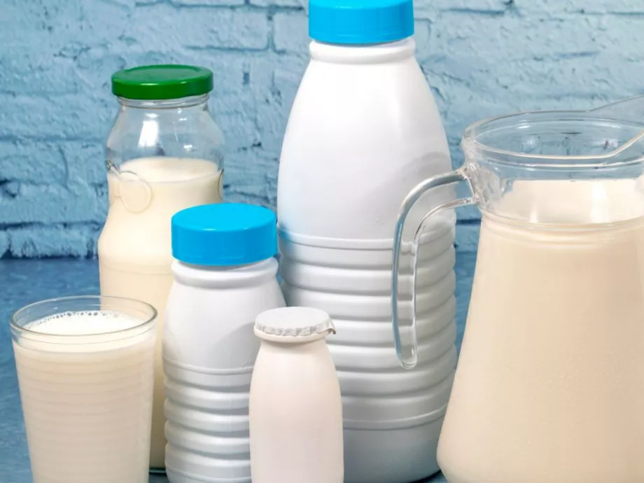 Üveg, papír, műanyag: melyik csomagolóanyag befolyásolja leginkább a tej ízét?