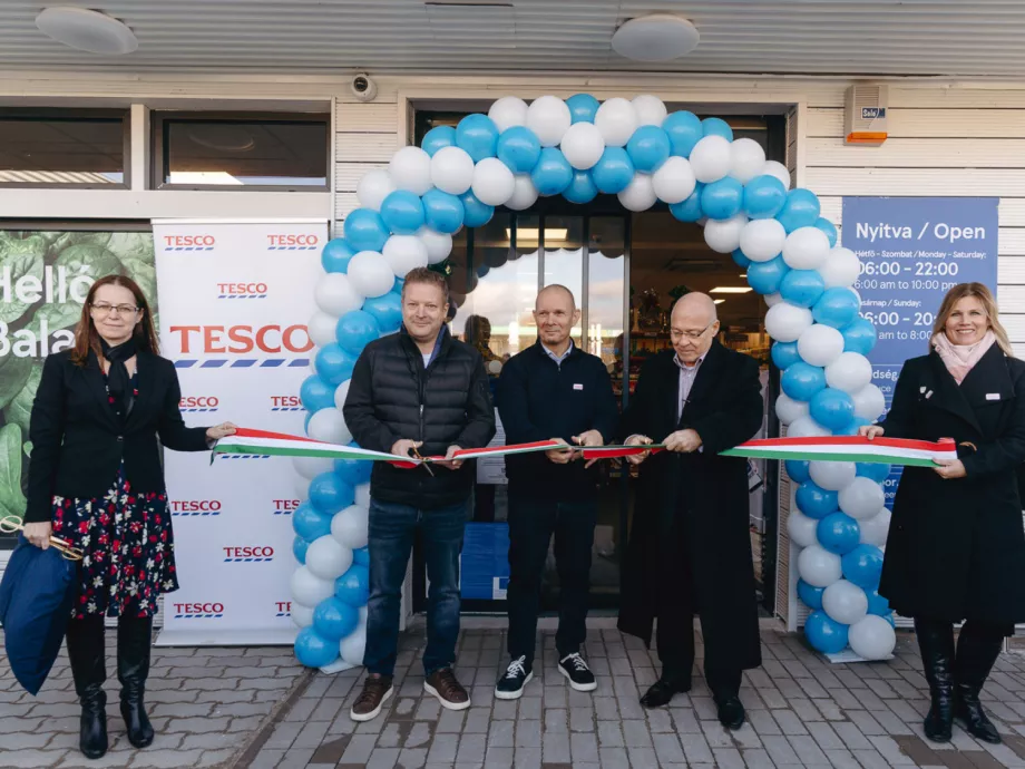 Balatonalmádiban nyitotta meg a 199. üzletét a Tesco