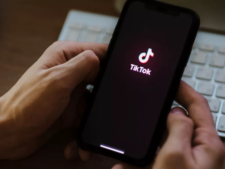 Tévhit, hogy csak a Z generáció aktív a TikTokon – a magyar userek átlagéletkora 38 év