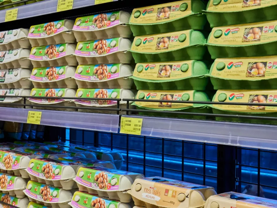 Végleg szakít a ketreces tartással négy Spar üzlet