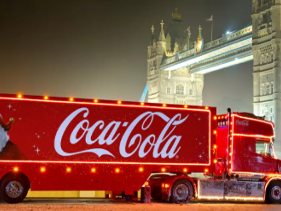 Az ikonikus Coca-Cola kamion idén Magyarországra is begurul